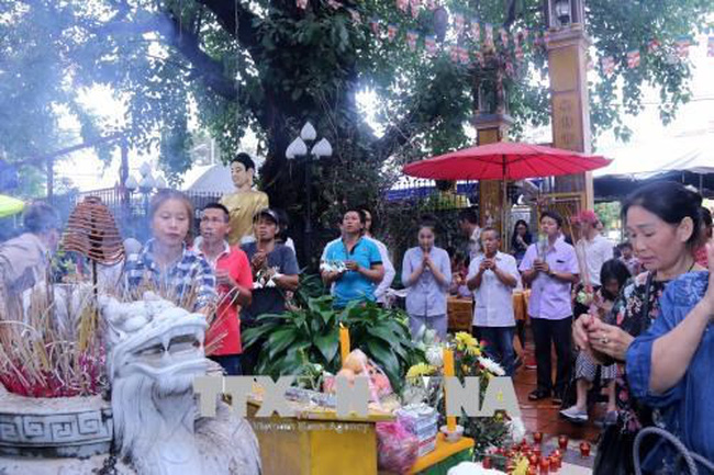 Vietnamese expatriates in Laos celebrate Buddhist Vu Lan festival at the Phat Tich Pagoda in Vientiane (Photo: VNA)