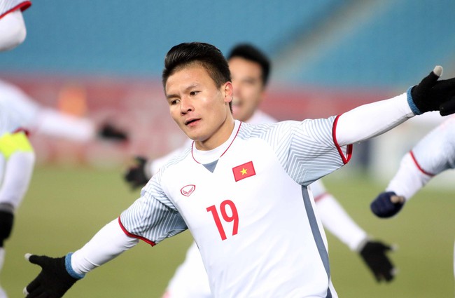 Quang Hải bàn thắng đẹp tại VCK U23 châu Á, sự tỏa sáng của Quang Hải trên sân cỏ đã khiến người hâm mộ trầm trồ khen ngợi. Với những bàn thắng đẹp mắt và kỹ thuật, Quang Hải đã chứng minh rằng anh là một trong những tài năng trẻ sáng giá nhất của bóng đá Việt Nam hiện nay.
