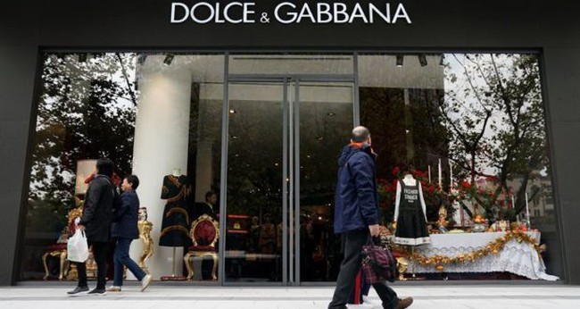 Lý do nào khiến hãng thời trang Dolce & Gabbana bị tẩy chay tại Trung Quốc?  