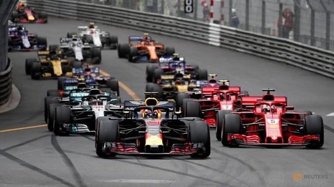 Monaco Grand Prix - Circuit de Monaco, Monte Carlo, Monaco - May 27, 2018 Red Bull’s Daniel Ricciardo leads at the start of the race. (Reuters)