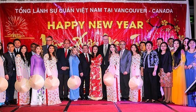 Participants at a celebration hosted by the Vietnamese Consulate General in Vancouver on February 2 (Source: http://hanoimoi.com.vn)