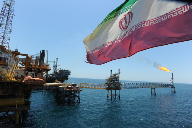 iran-oil-1534182490977252583478.jpg