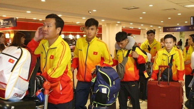 Vietnamese delegation arrives at Ezeiza airport in Buenos Aires, Argentina. (Photo: VNA)