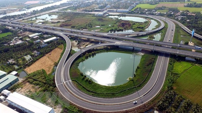 A section running through Tan An city (Long An province) of Ho Chi Minh City-Trung Luong Expressway, part of the North-South Expressway (Photo: VNA)