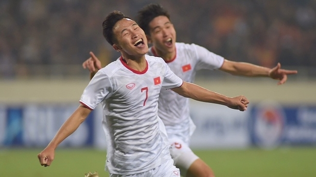 Trieu Viet Hung (no. 7) celebrates scoring Vietnam's solitary goal during the match. (Photo: NDO/Tran Hai)