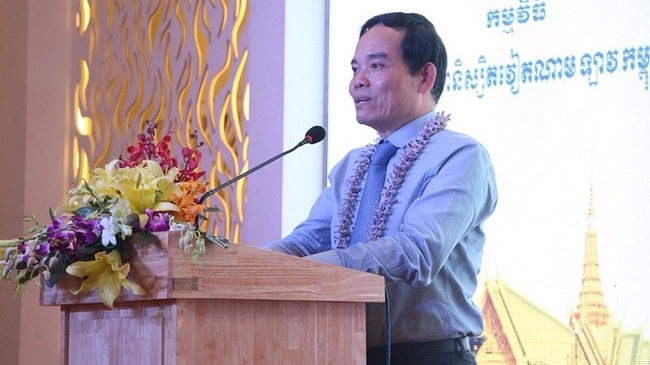 Permanent Vice Secretary of Ho Chi Minh City’s Party Committee Tran Luu Quang speaks at the meeting.