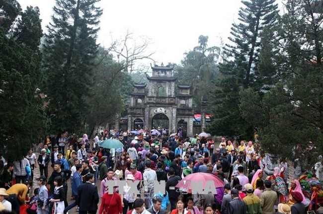 People gather for a cultural festival at Huong Pagoda in Hanoi’s My Duc district (Photo: VNA)