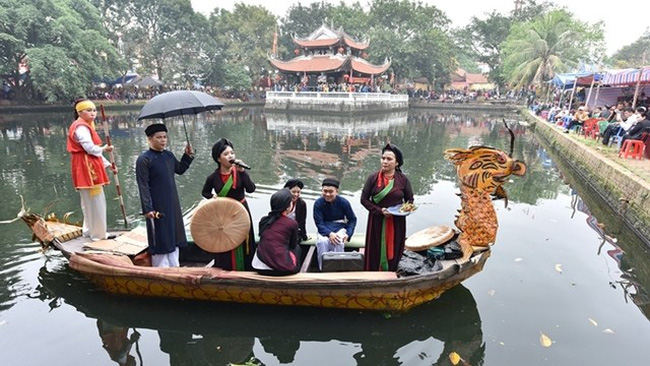 Quan ho (Love Duet) singing is one of world's intangible cultural heritage.