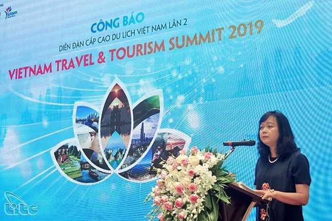 Deputy Director of the Vietnam National Administration of Tourism (VNAT) Nguyen Thi Thanh Huong speaks at the press conference. (Photo: VNAT)