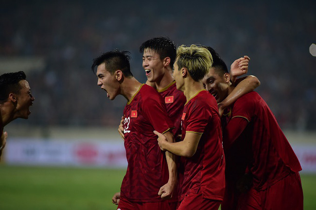 Nguyen Tien Linh celebrates scoring the solitary goal for Vietnam. (Photo: NDO/Tran Hai)