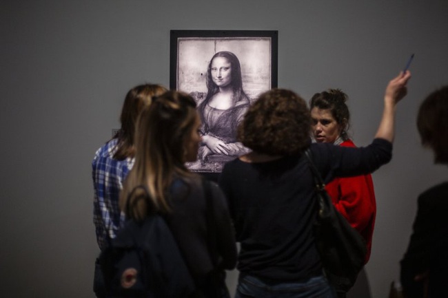 Tranh Mona Lisa bị tạt kem  VnExpress Giải trí