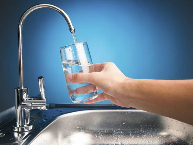 Lưu ý và những hiểu nhầm khi sử dụng máy lọc nước uống trực tiếp | VTV.VN