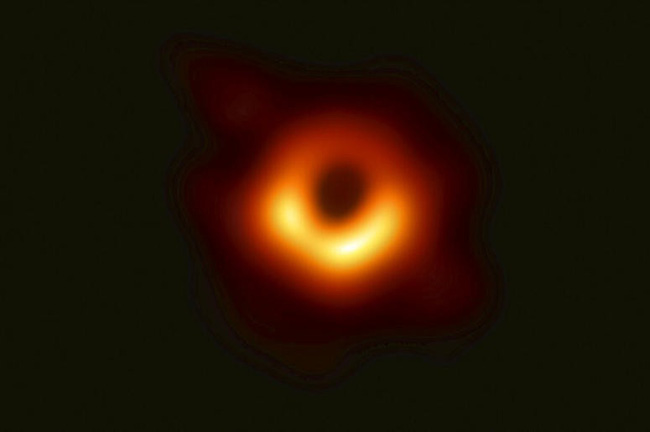 Thế giới đang háo hức chào đón công bố bức ảnh từ một lô đen vũ trụ chưa từng thấy. Điều này thực sự là một kỳ tích của khoa học và vũ trụ. Hãy đến và khám phá bức ảnh đầy mê hoặc này với chúng tôi!