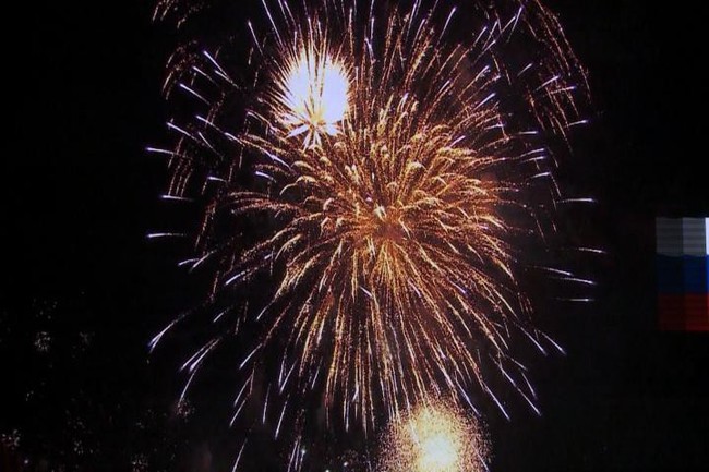 Lịch Bắn Pháo Hoa 2021 : TPHCM bắn pháo hoa tại 3 điểm chào đón năm mới 2021 - Nhằm góp phần tạo không khí vui tươi, phấn khởi, giải trí tinh thần cho người dân, tp.hcm đã xin tổ chức bắn pháo hoa tầm cao, tầm thấp chào mừng tết dương lịch 2021.