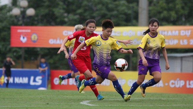 At the match between Hanoi and Son La (Photo: kinhtedothi.vn)