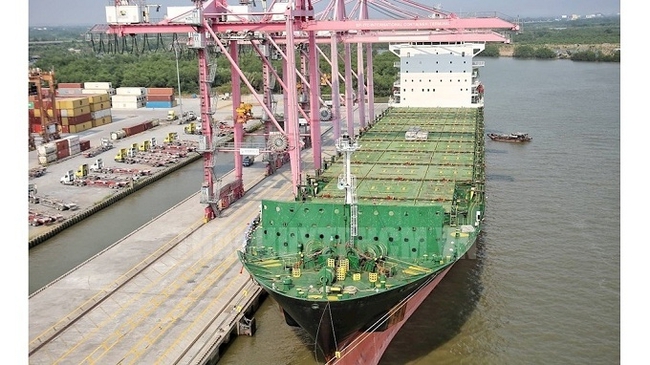 Morotai, a 40,000 tonne container ship, anchors at the SP-ITC International Container Terminal in HCM City.