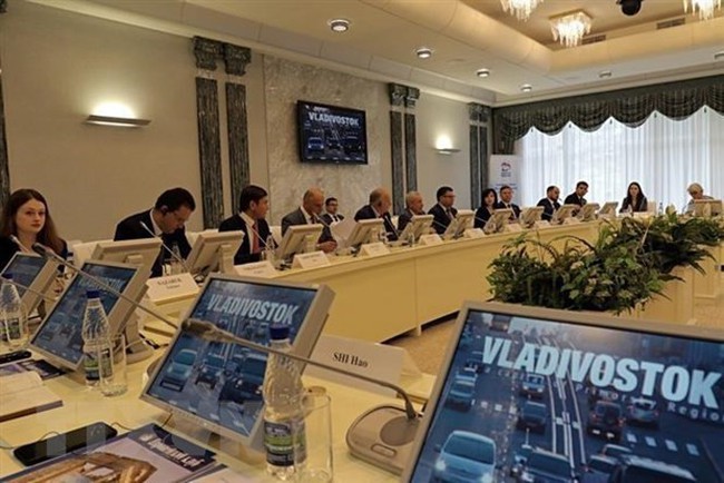 At the roundtable seminar (Photo: VNA)