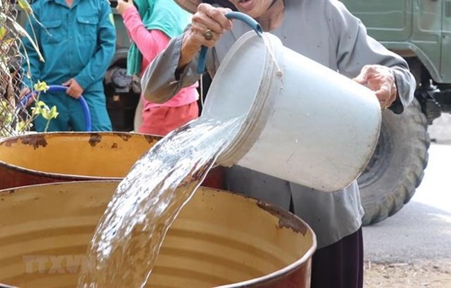 Nearly 10,000 households in Tra Vinh province are seriously lacking clean water due to saline intrusion. (Source: VNA)