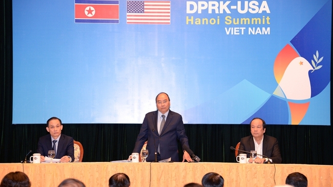 Prime Minister Nguyen Xuan Phuc at the International Media Centre for the DPRK-US Summit (Photo: Tran Hai)