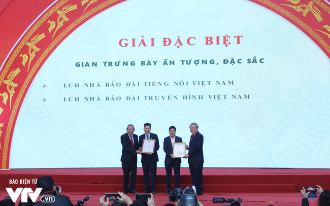 The special award for “Best Exhibition” goes to Vietnam Television and Voice of Vietnam's exhibition