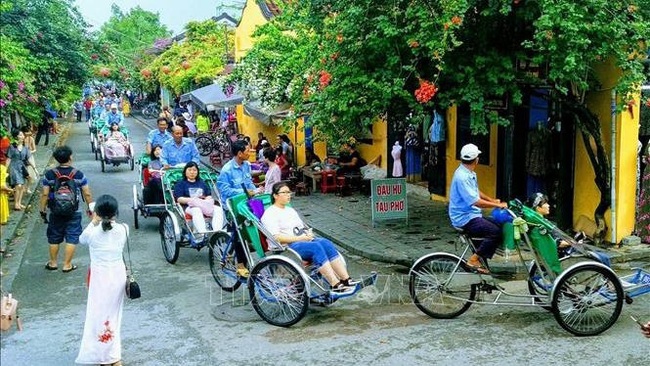 Foreign arrivals to Vietnam surge 32.8% in January (Photo: VNA)