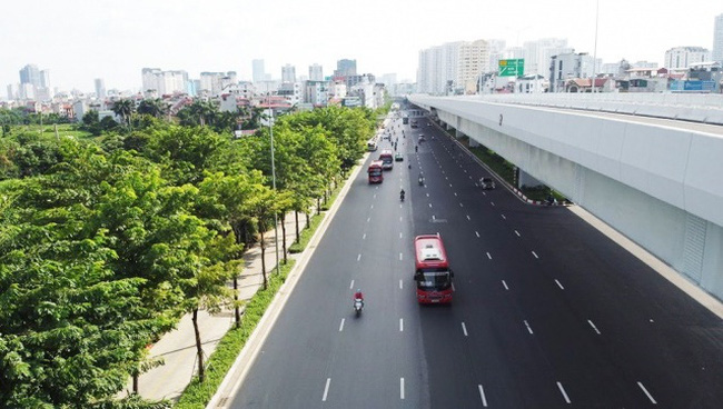 Đường Phạm Văn Đồng (Hà Nội) đã có diện mạo mới, ùn tắc giảm rõ rệt | VTV.VN