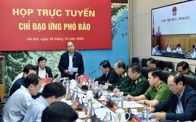 PM Nguyen Xuan Phuc speaks at the meeting. (Photo: NDO)