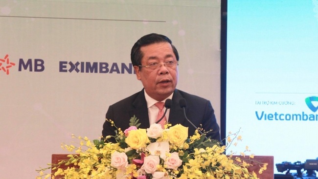 Deputy Governor of the State Bank of Vietnam Nguyen Kim Anh speaking at the forum. (Photo: VOV)