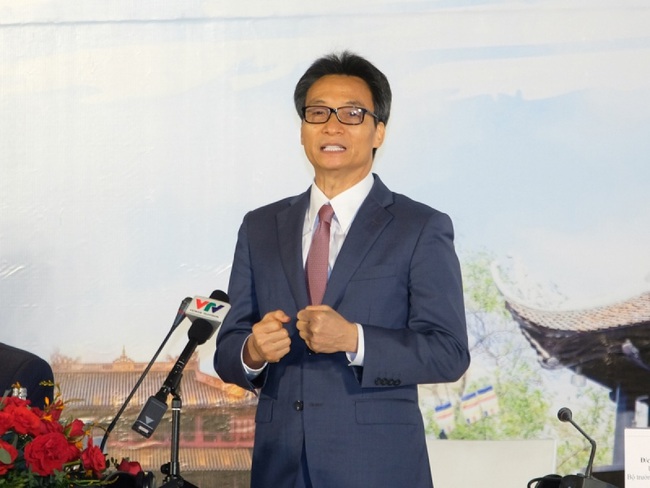 Deputy Prime Minister Vu Duc Dam asks the tourism industry to stay active in restructuring the tourist market (Photo: baodautu.vn)