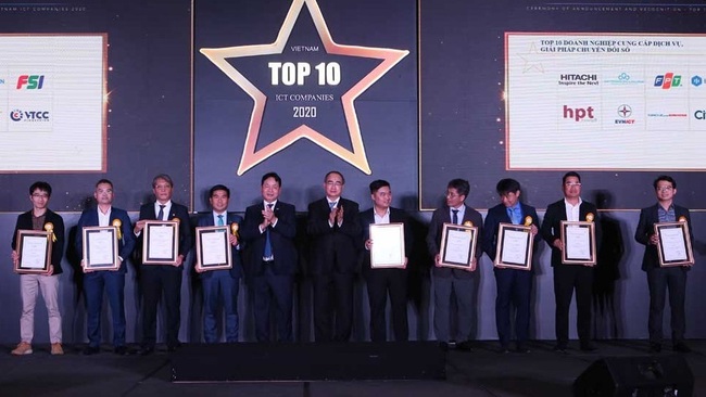 The ceremony to honour Vietnam's outstanding IT firms