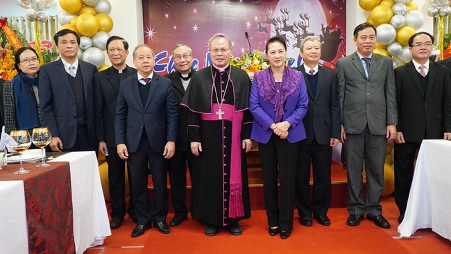 National Assembly Chairwoman Nguyen Thi Kim Ngan at the Hue Archbishop’s Residence (Photo: VGP)