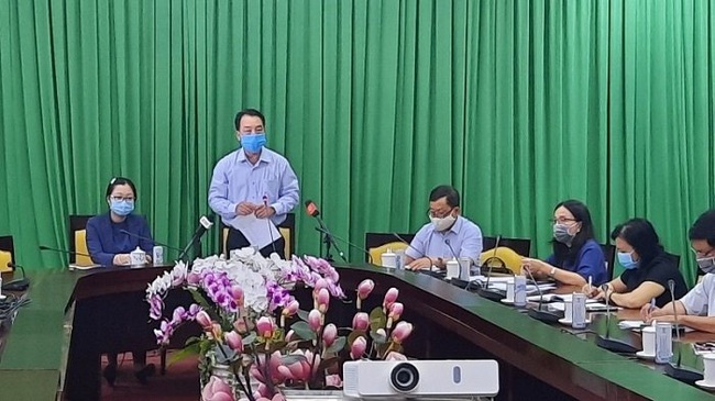 Vinh Long Province’s authorities gathered for an urgent meeting on December 26 after a local person illegally entering Vietnam in Vinh Long was identified as the country’s latest COVID-19 case earlier that day. (Photo: NDO/Ba Dung)