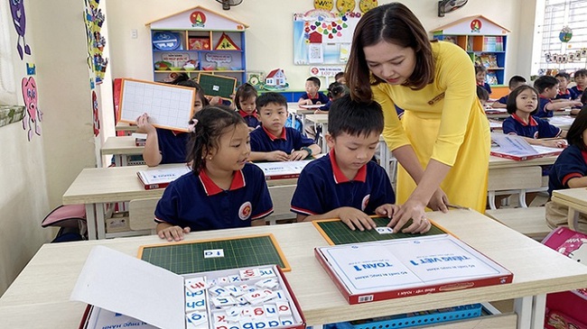 Pupils during a Vietnamese language learning class at Tran Nhan Tong Primary School in Nam Dinh Province. (Photo: NDO)