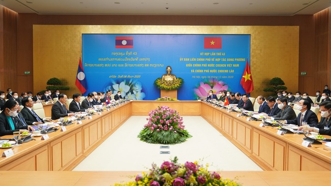 The meeting of the Vietnam-Laos Inter-Governmental Committee (Photo: VGP)