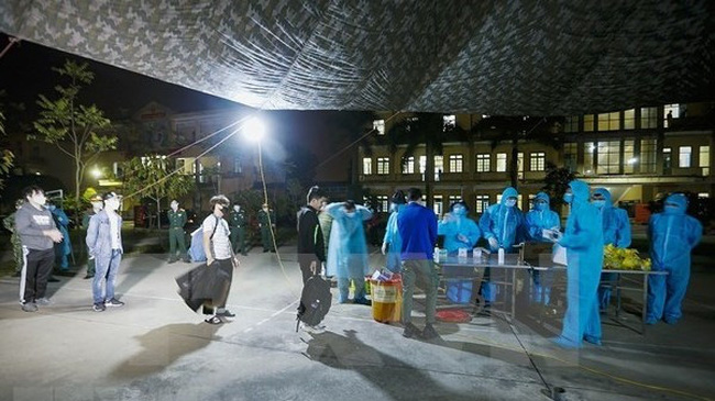 Citizens come to a quarantine site (Photo: VietnamPlus)