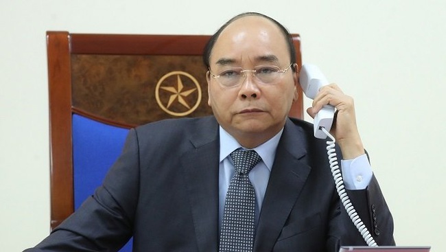 Prime Minister Nguyen Xuan Phuc (pictured) holds phone talks with Lao PM Thongloun Sisoulith and Cambodian PM Samdech Techo Hun Sen. (Photo: VGP)