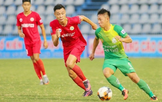 A match between Tay Ninh and XSKT Can Tho in the 2019 National First Division Tournament. (Photo: Vietnam Professional Football JSC)
