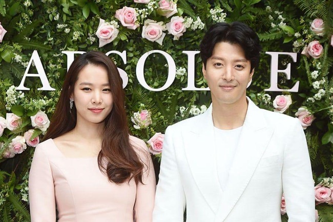 Lee Dong Gun - Jo Yoon Hee ly hôn do quá nhiều bất đồng 