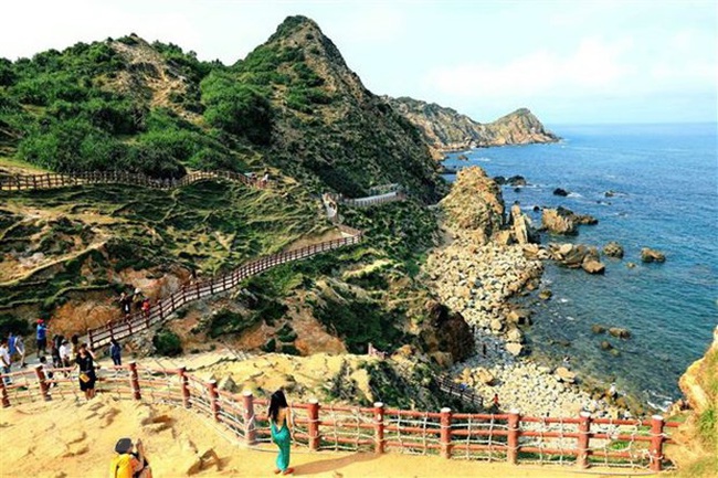 Eo Gio cliff, a tourist magnet in Quy Nhon city, Binh Dinh province (Photo: VNA)
