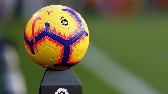 FC Barcelona v Real Betis - The match ball on display before the match. (Photo: Reuters)