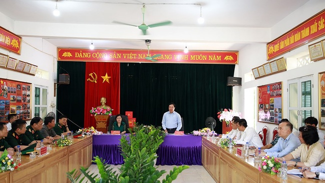 Deputy PM Pham Binh Minh speaking at the working session (Photo: VGP)