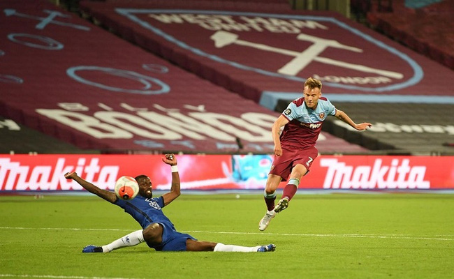 West Ham United's Andriy Yarmolenko scores their third goal, as play resumes behind closed doors following the outbreak of the coronavirus disease. (Photo: Reuters)