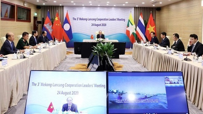 Prime Minister Nguyen Xuan Phuc attends the virtual third Mekong-Lancang Cooperation Leaders' Meeting (Photo: VNA)