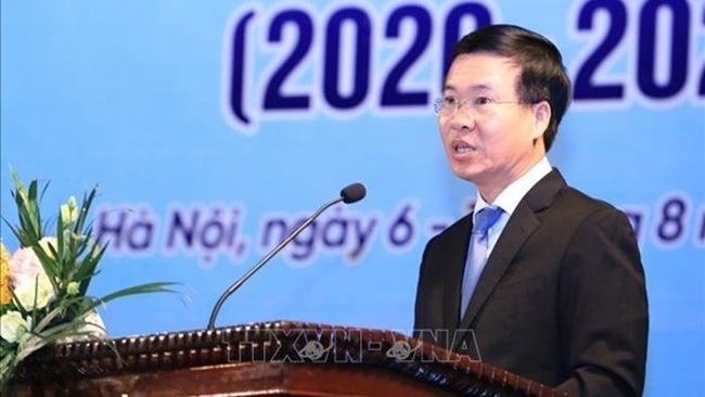 Politburo member Vo Van Thuong speaking at the congress (Photo: VNA)