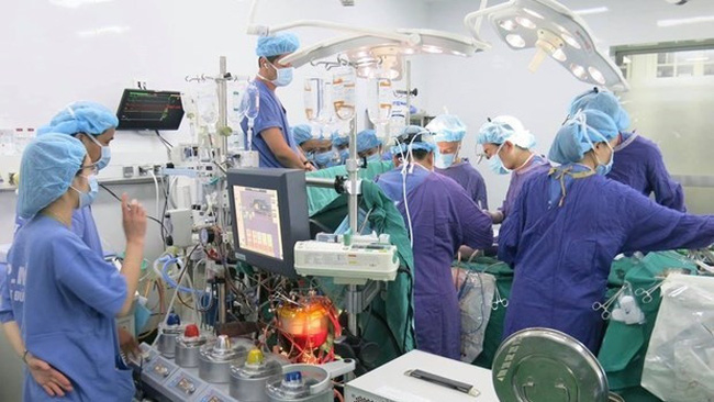 Doctors from the Vietnam-Germany Friendship Hospital in Hanoi have successfully completed 23 organ transplants over the past 13 days. (Photo: VNA)