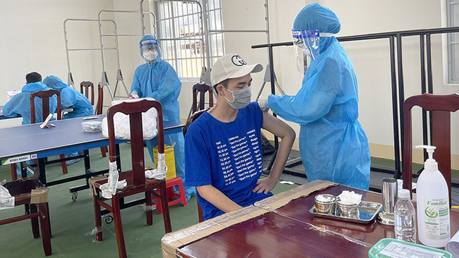 Phu Quoc strives to fully vaccinate all residents aged 18 years and above by October 4. (Photo: NDO)
