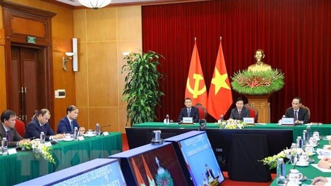 Politburo member and permanent member of the Party Central Committee’s Secretariat Vo Van Thuong speaking at the event. (Photo: VNA)