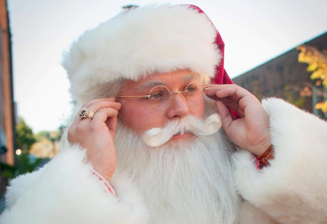 Đây là một mùa Giáng Sinh thiếu ông già Noel, hãy cùng nhau tìm hiểu về những thông tin liên quan đến việc trở thành một ông già Noel đầy trách nhiệm và tình người. Hãy cùng nhau xem qua những hình ảnh liên quan để cảm nhận được sự thiếu hụt này.
