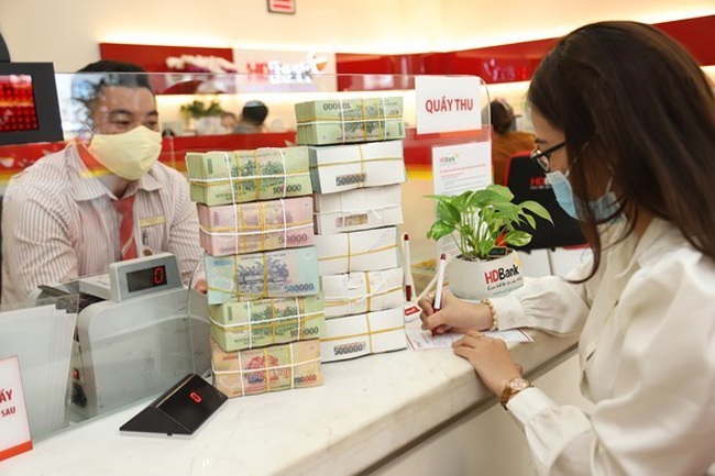 State Bank of Vietnam sets the daily reference exchange rate at 23,152 VND/USD on November 4 (Photo: VNA)