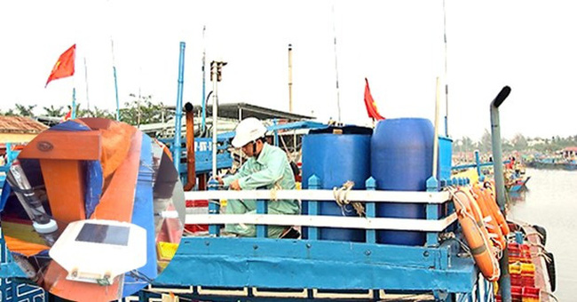 The southern province of Tra Vinh has set a goal of completing the installation of monitoring equipment for all vessels by December 31. (Photo:baotravinh.vn)